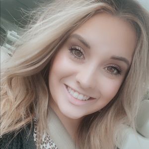 Meet your Posher, Lexee